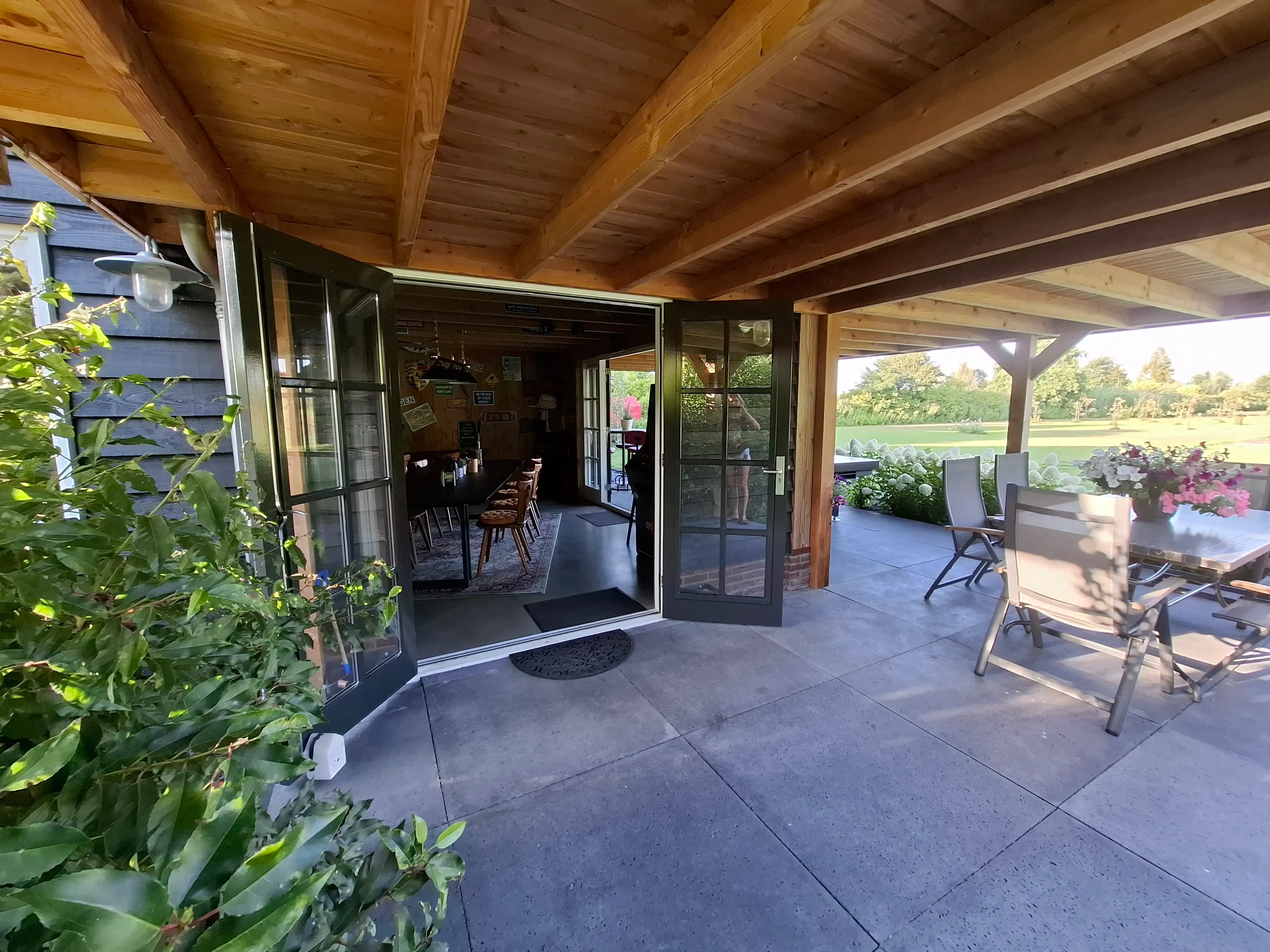 Terras met uitzicht op tuin